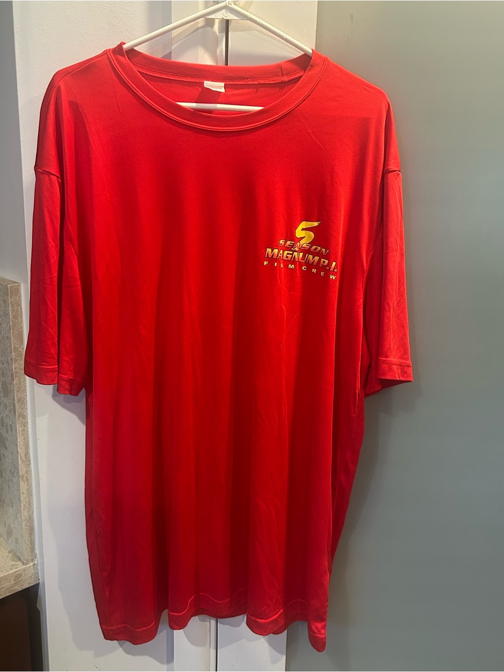 Magnum P.I. Season 5 Film Crew Red Double-Sided Graphic Men's 2XL T-Shirt